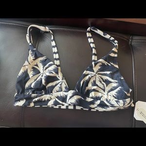 Billabong Women’s Palm Side 2 piece Bathing Suit.